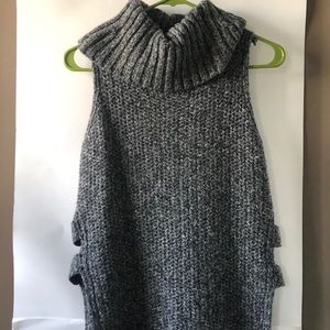 Maxi turtleneck sweater with high slit sides